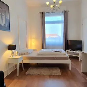 Colodging - Private Rooms&kitchen Privatunterkunft